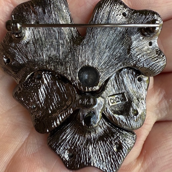 KENNETH J LANE VINTAGE PANSY FLOWER BROOCH/PIN SWAROVSKI CRYSTALS - Picture 5 of 6